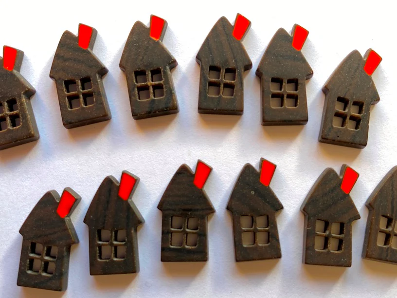 10mm x 18mm - Brown Houses with Chimney Buttons