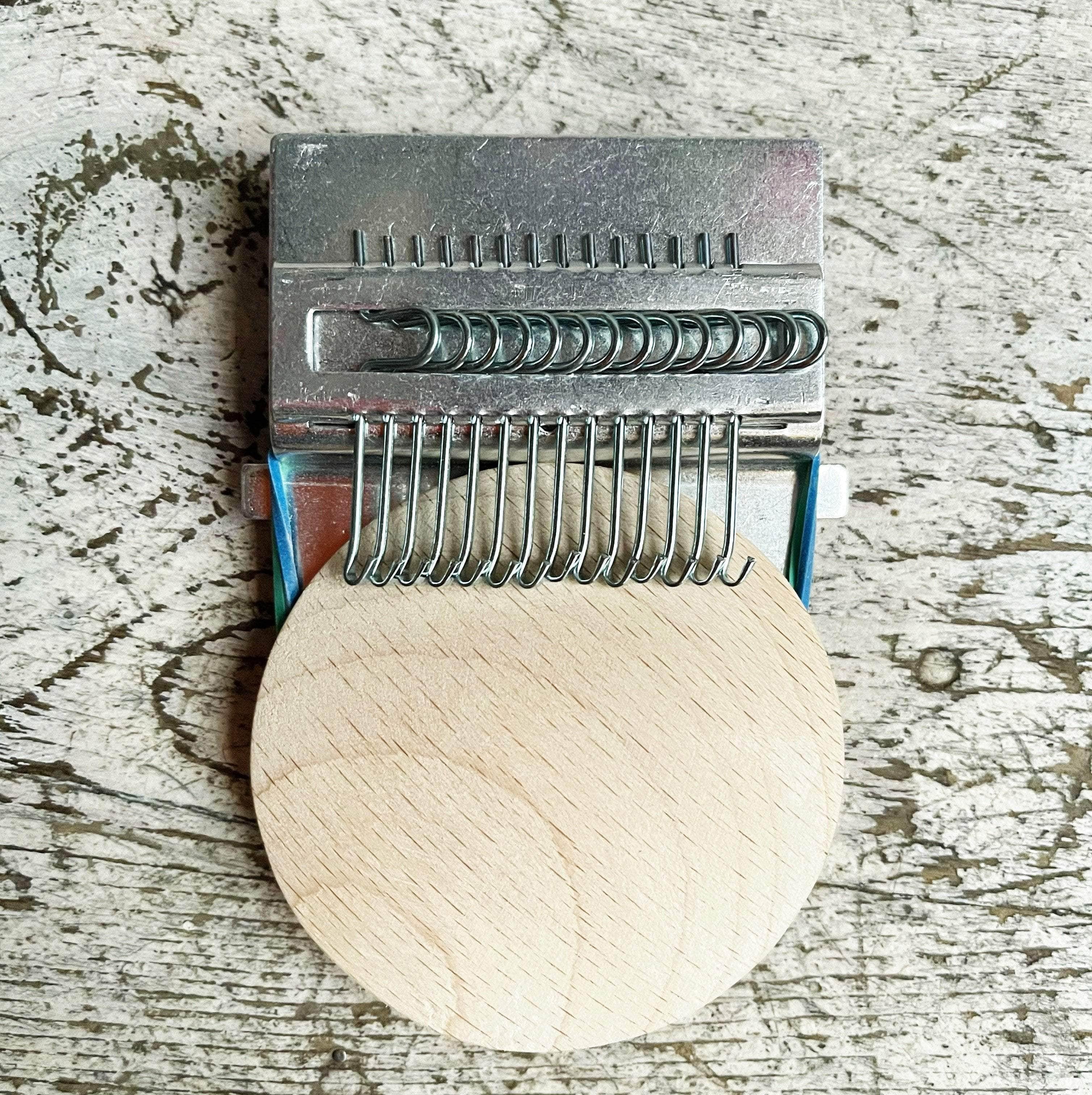 Small Loom (Speedweve Replica) Darning tool