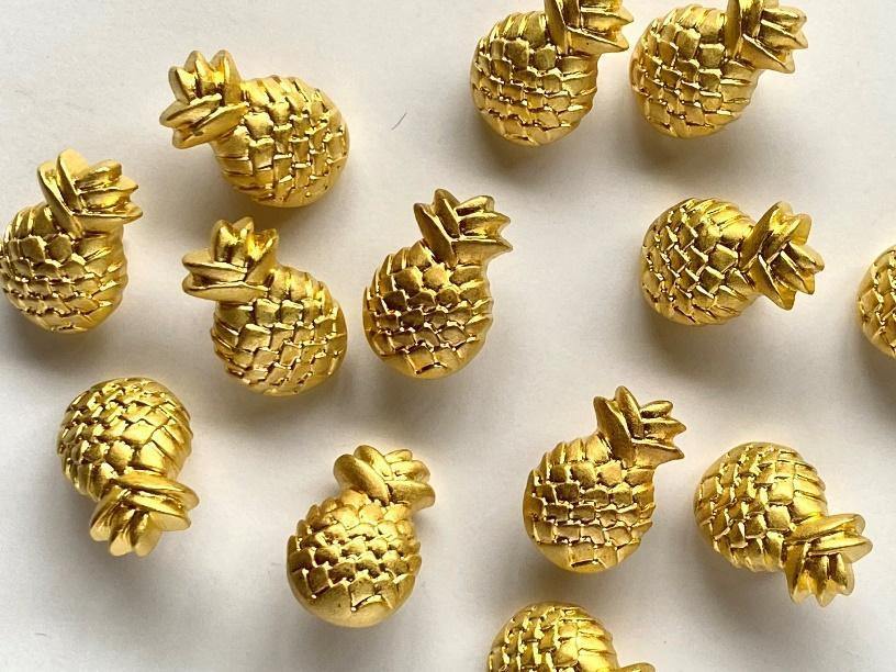 18mm - Gold Metallic Pineapple Buttons
