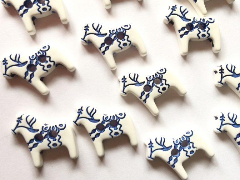 18mm - Off White Dala Horse / Pony Buttons