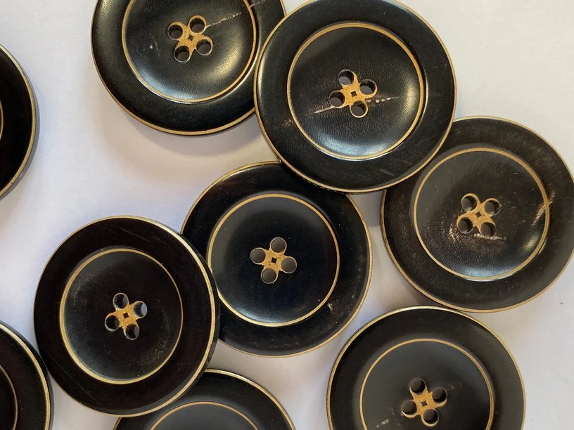 30mm - Dark Horn Buttons - Image 2