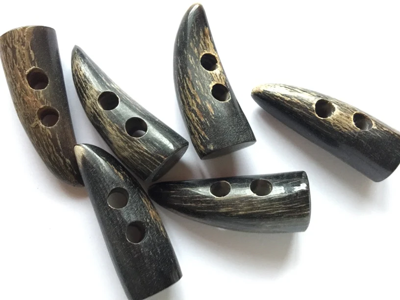 35mm - Dark Horn Toggle