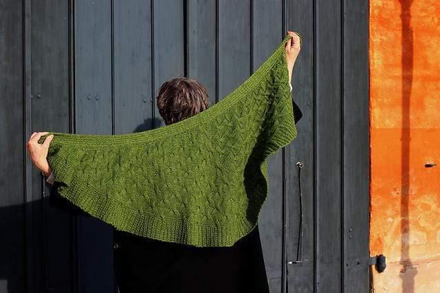 Abraxas Crescent Shawl Kit - Image 3
