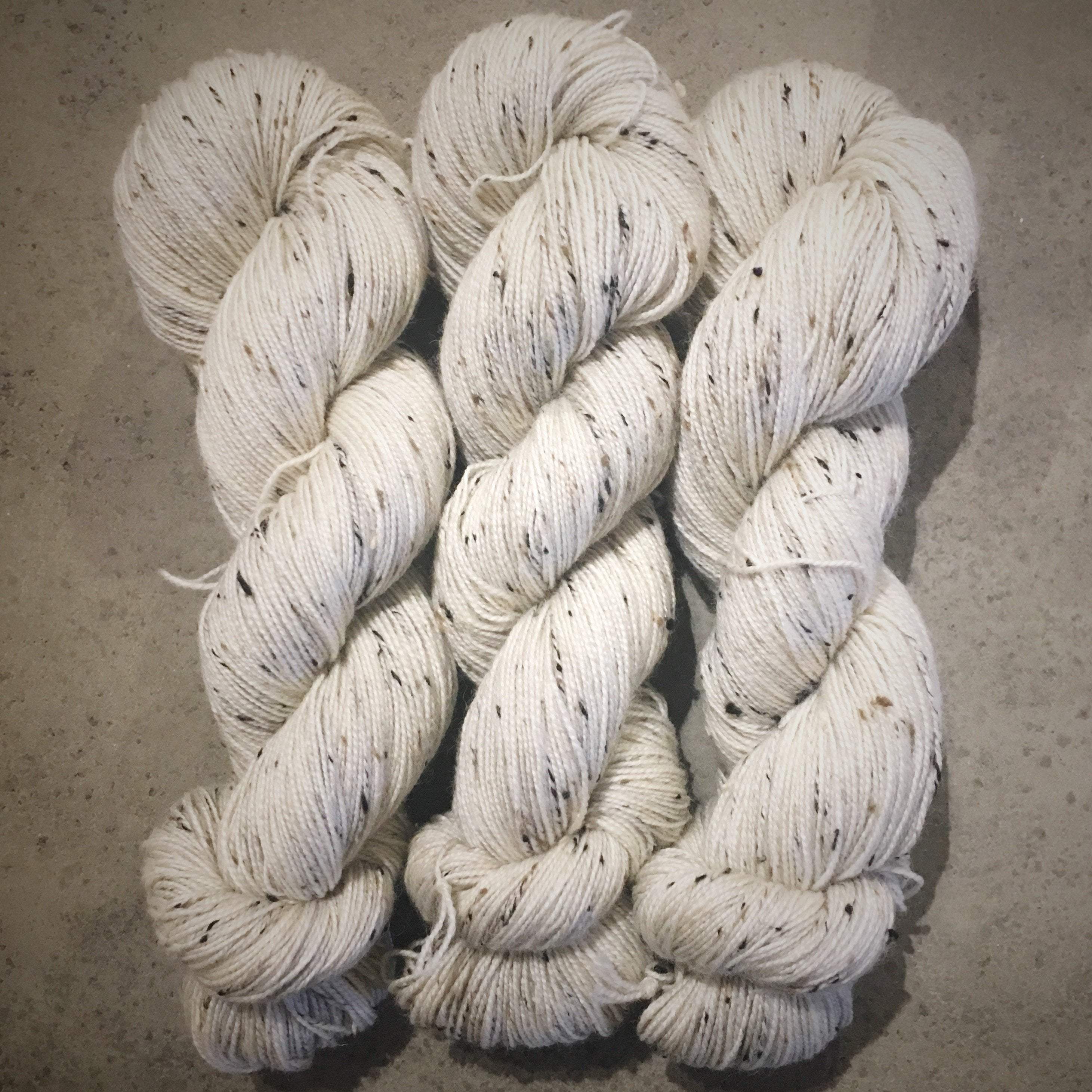 Bluefaced Leicester Donegal 4-Ply - Undyed - Image 3