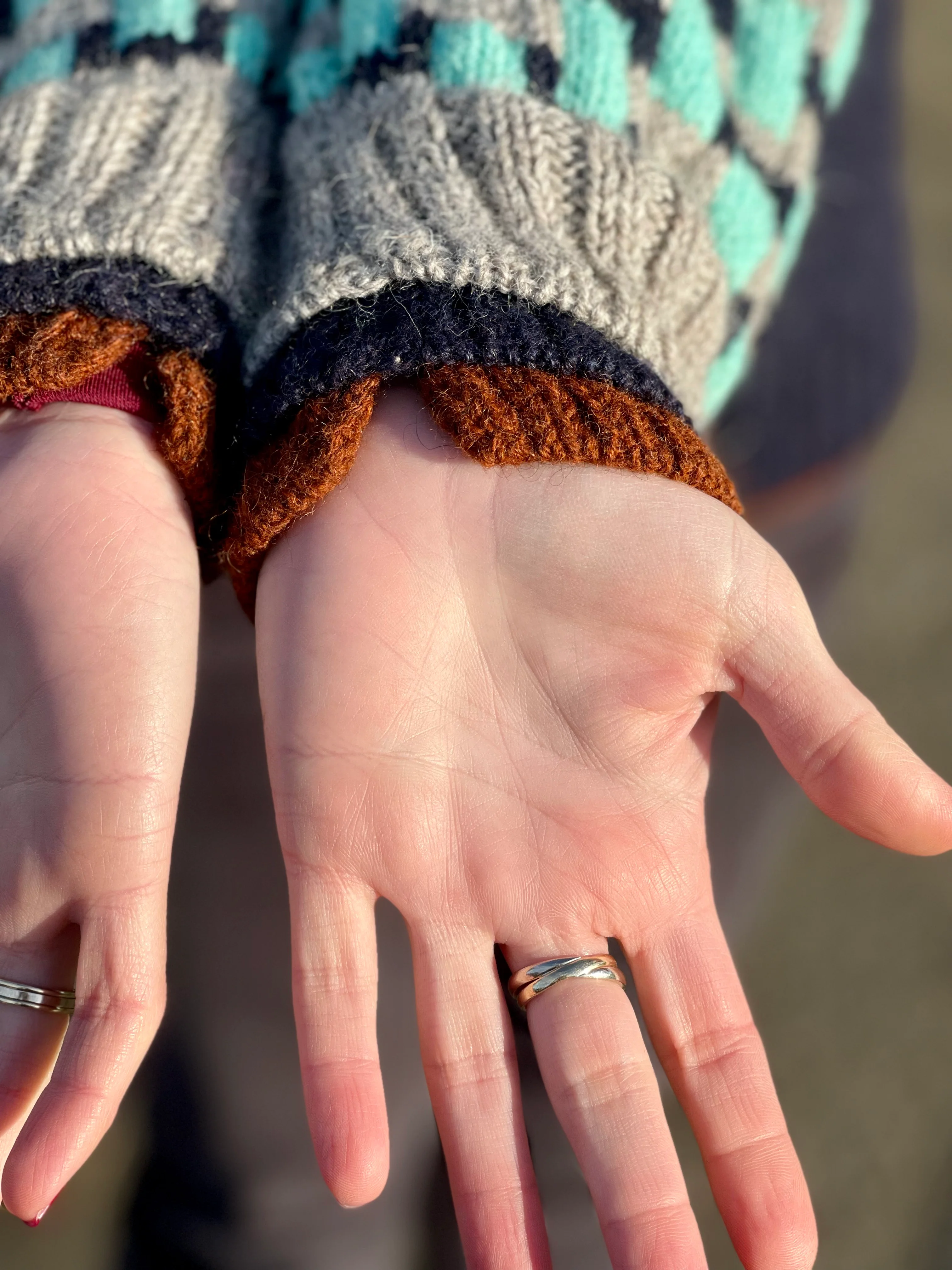 Bluff Cuff Sweater KAL - Image 9