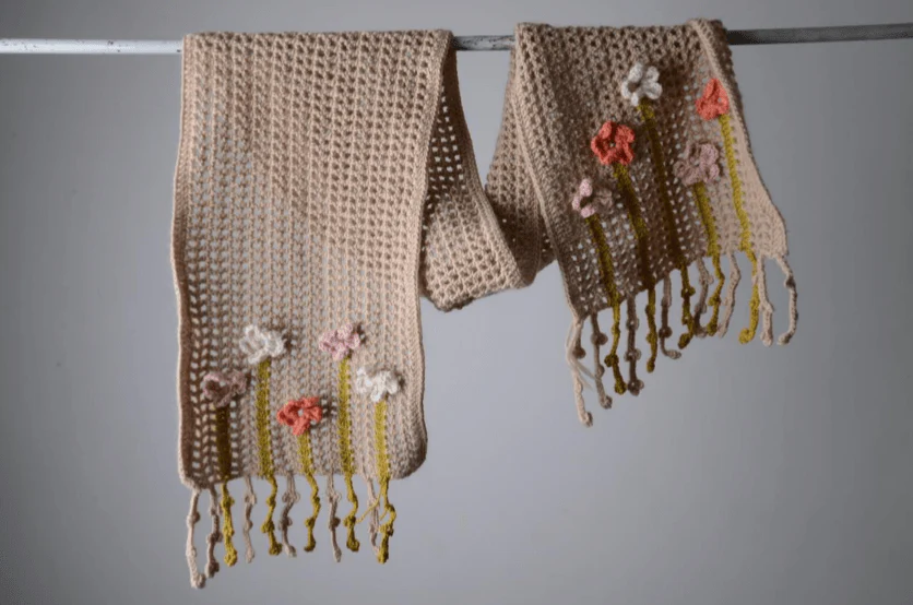 Coming Up Daisies Scarf CROCHET Pattern