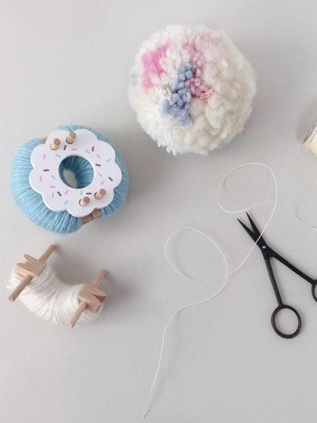 Donut Pom Maker 2.5 - 3.5" Pompoms - Vanilla (doughnut!) - Image 5