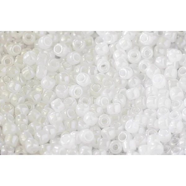 Size 6 Glass Seed Beads - Image 11