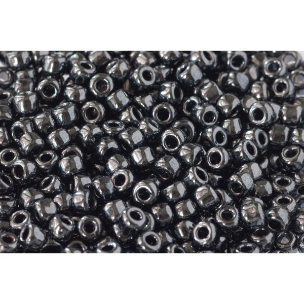 Size 6 Glass Seed Beads - Image 4