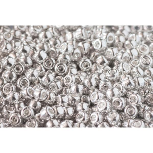 Size 8 Glass Seed Beads - Image 3