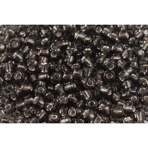 Size 8 Glass Seed Beads - Image 4