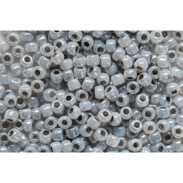 Size 8 Glass Seed Beads - Image 8