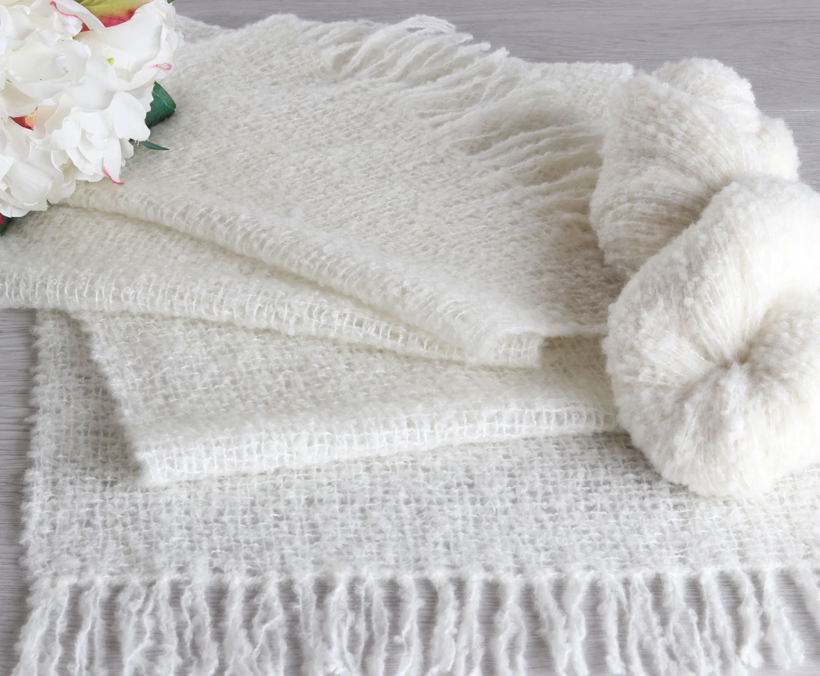 Ashford Bouclé Merino - Undyed - Image 10