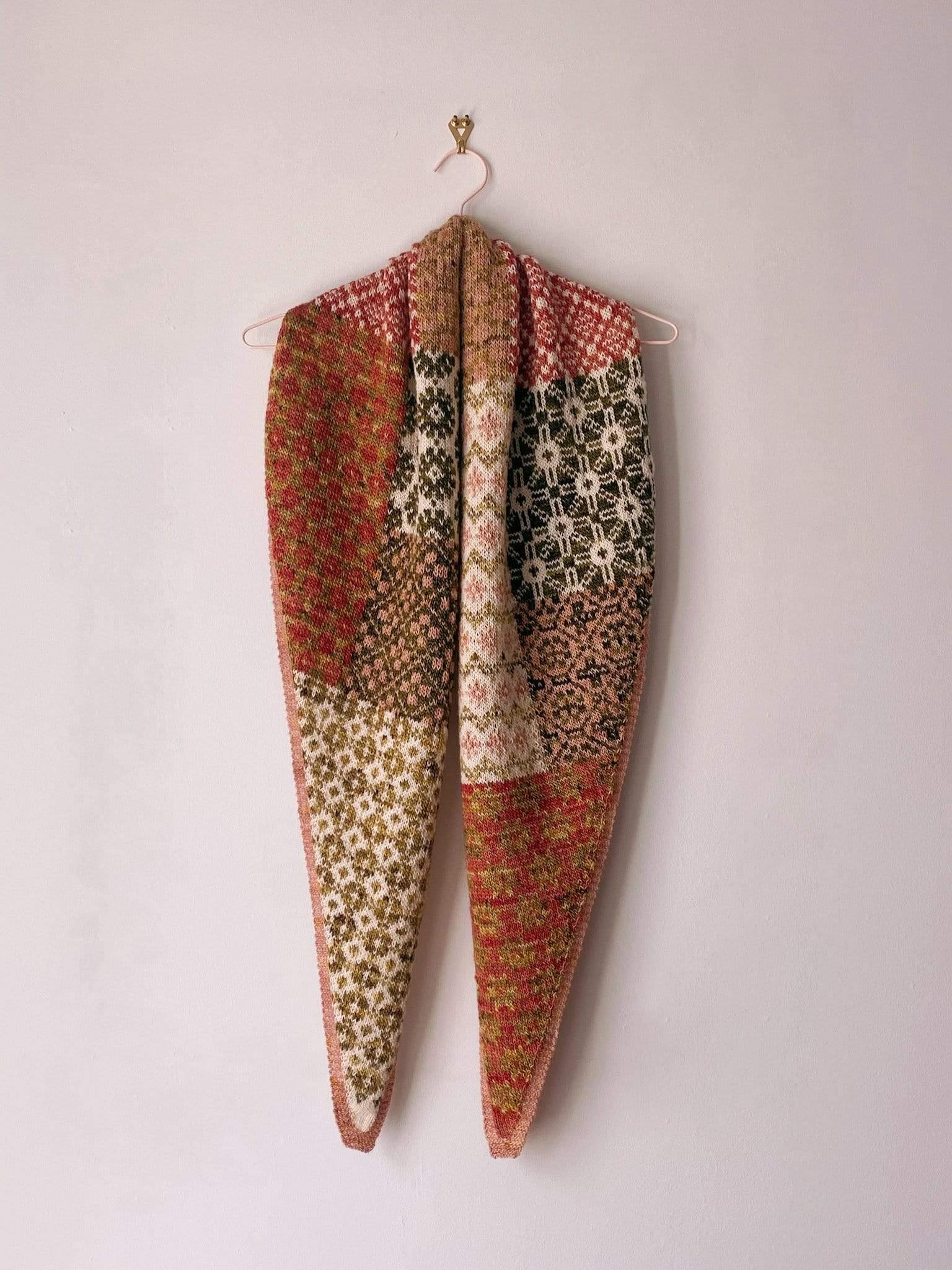 Scout Shawl Kit by Florence Spurling in Merino Cloud - Image 14