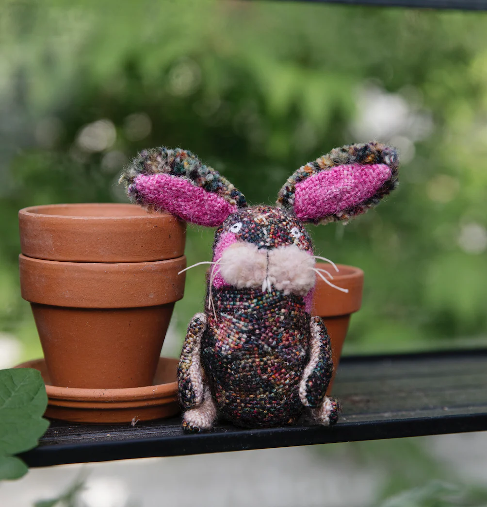 Tiny Friends: A Guide to Mosaic Embroidery by Tomomi Mimura - Image 6